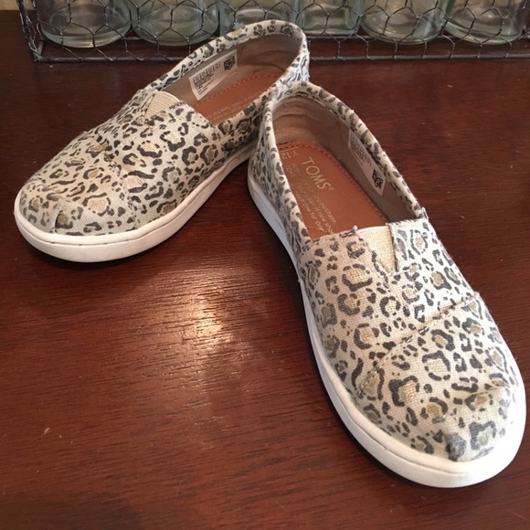 leopard print toms shoes